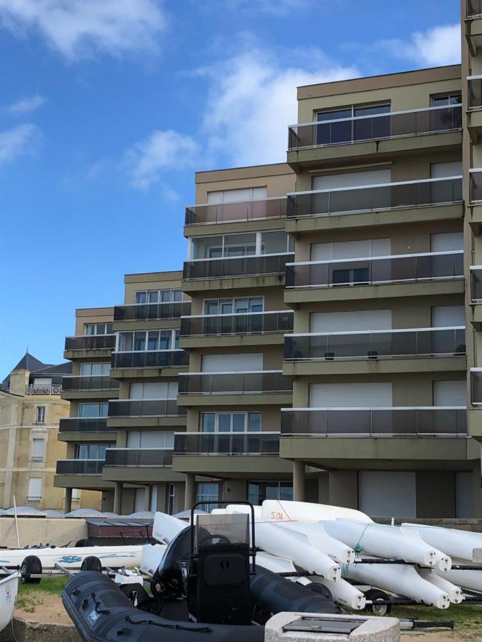 Le Cezembre, Au Pied De La Plage Saint-Malo Exterior foto