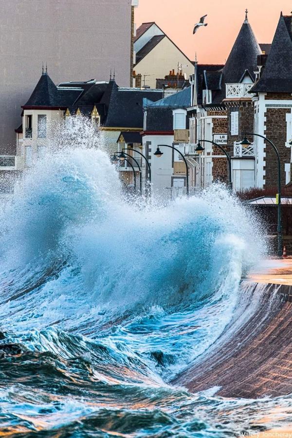 Le Cezembre, Au Pied De La Plage Saint-Malo Exterior foto